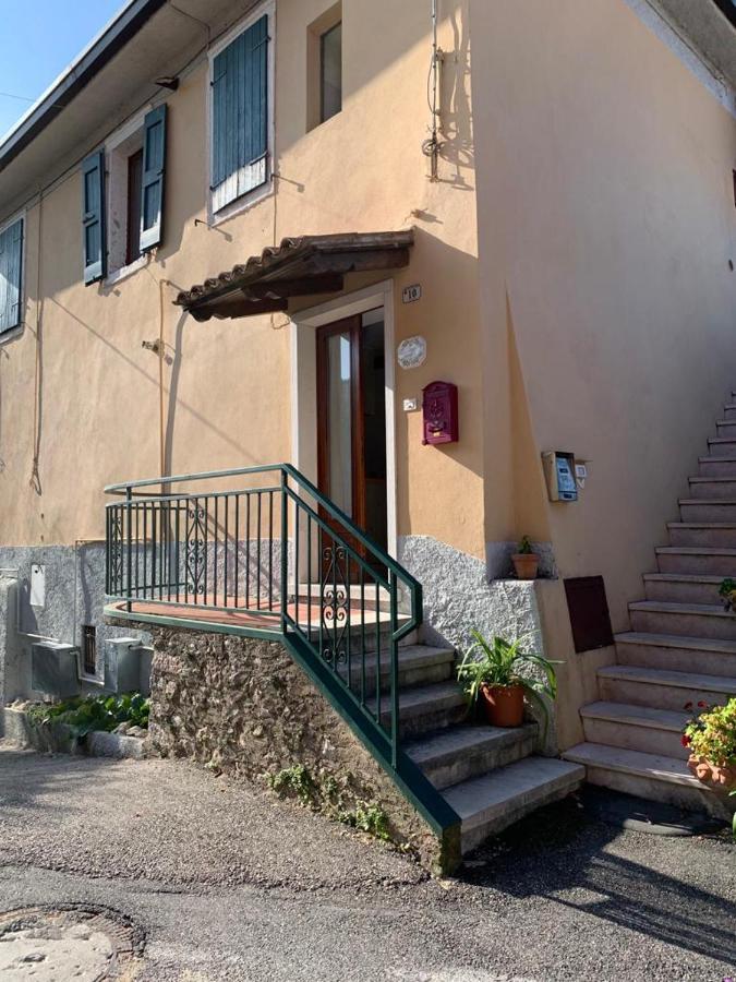 Casa Lisetta, 3-Room Apartment With Lake View Torri Del Benaco Dış mekan fotoğraf