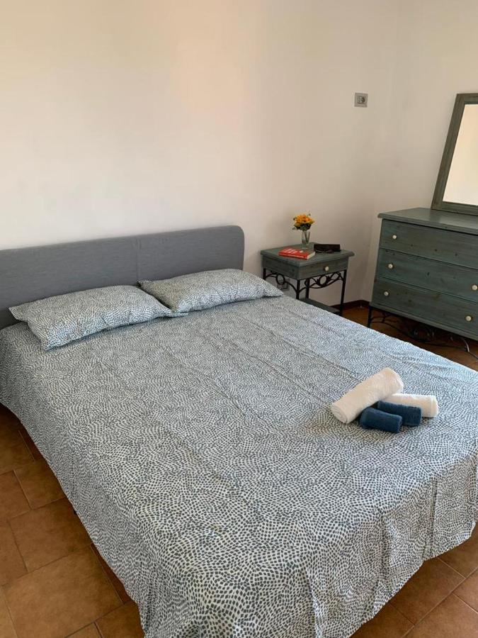 Casa Lisetta, 3-Room Apartment With Lake View Torri Del Benaco Dış mekan fotoğraf