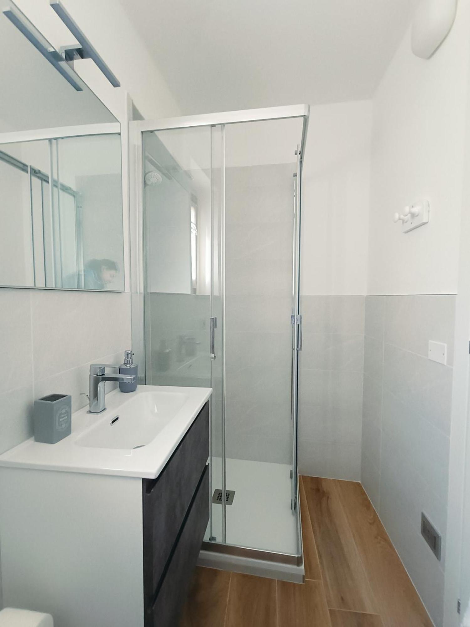 Casa Lisetta, 3-Room Apartment With Lake View Torri Del Benaco Dış mekan fotoğraf